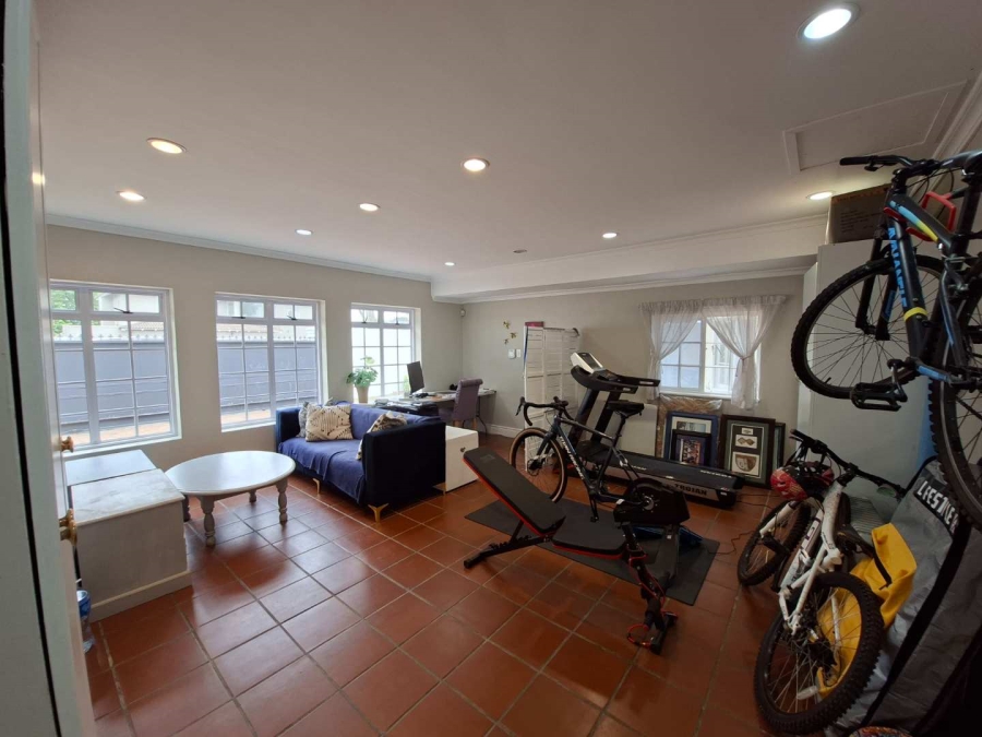 4 Bedroom Property for Sale in Constantia Western Cape